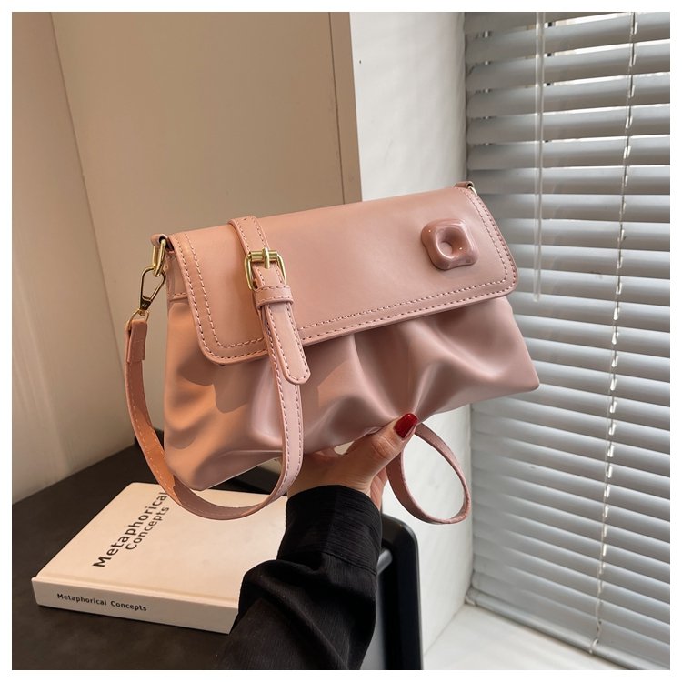 New pleated casual cloud bag New Year's fashion trend simple fresh ins style versatile foreign style crossbody bag