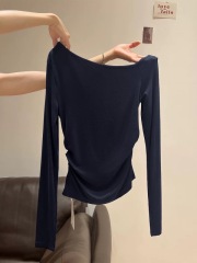 Navy blue off-shoulder long-sleeved T-shirt for women early autumn pleated waist slimming niche design tight angled shoulder top