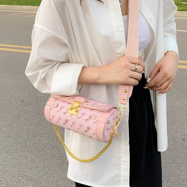 High-end retro cylindrical bag pillow bag 2024 new women's bag fashionable shoulder crossbody bag chain armpit bag