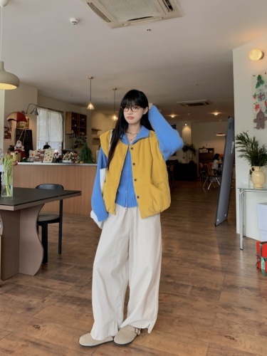 Japanese retro vest, corduroy casual pants, white zipper cardigan and sweater three-piece set