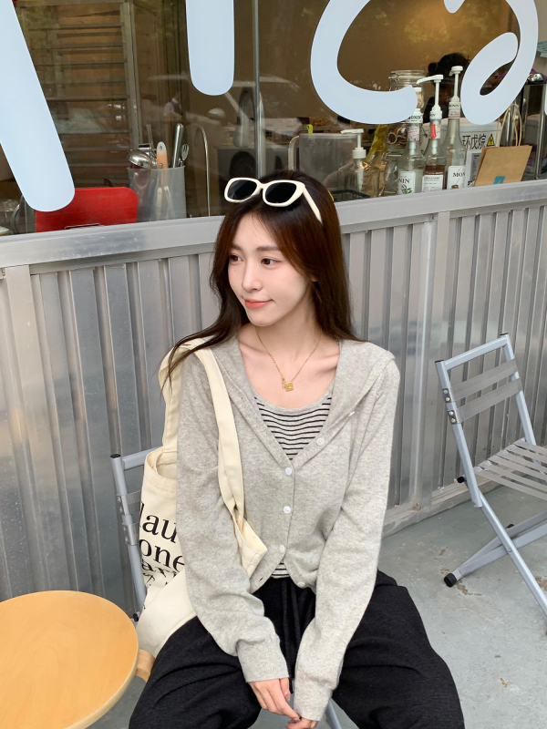 Design sense layered striped hooded fake two-piece long-sleeved sweater for women's autumn casual versatile top