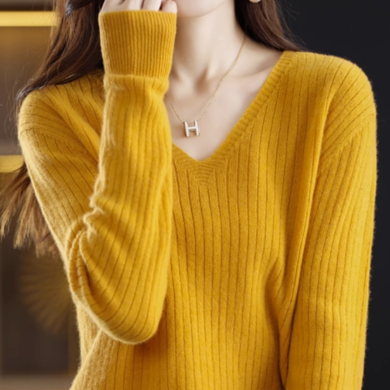 Korean style cashmere sweater v-neck sweater autumn and winter new style loose inner base woolen sweater knitted top temperament