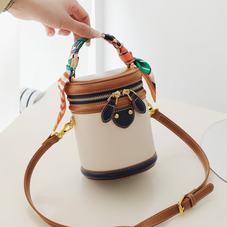 North bag source factory bucket bag women summer 2024 new niche design cylindrical bag hand-held crossbody bag