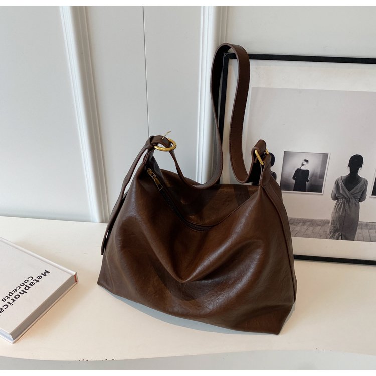 2024 New Fashion Soft Style Single Shoulder Large Capacity Women's Bag, Versatile for Going Out and Going to Class Crossbody Bag Shoulder