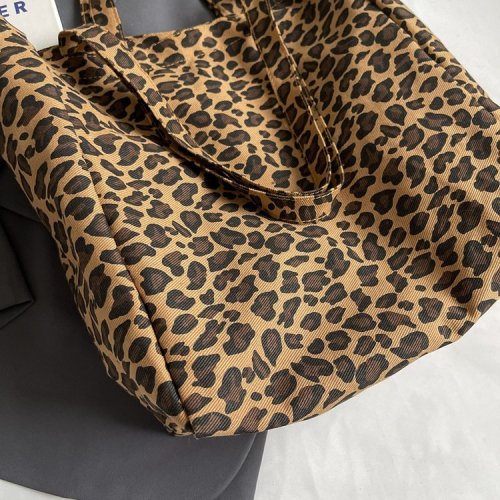 Large capacity leopard print fashion shoulder bag women's new simple personality tote bag large shopping bag versatile travel bag