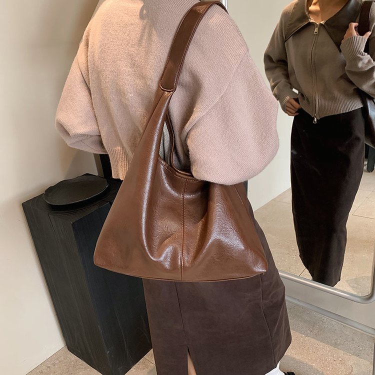 Large-capacity bag for women 2024 new retro fashion shoulder bag high-quality texture versatile work commuter tote bag