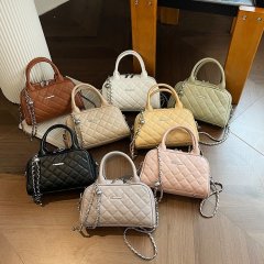 Homemade autumn and winter Maillard chocolate black jennie same style mid-century style bowling rhombus pattern handbag