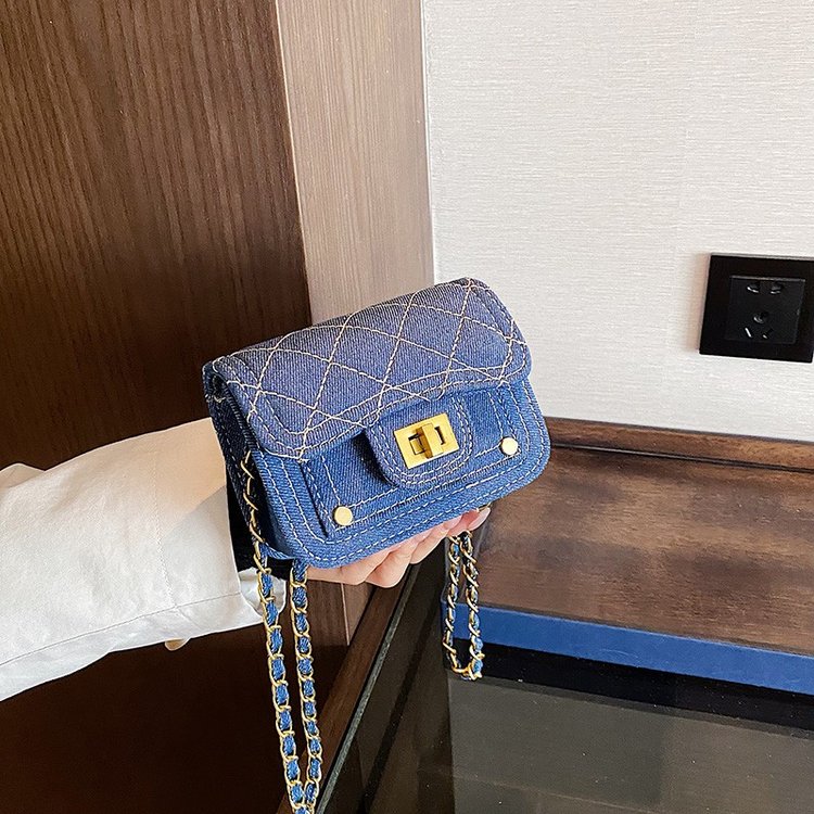 2024 New Casual Washed Denim Mini Headphones Small Bag Chain Decorative Messenger Bag Lipstick Bag Women’s Trendy