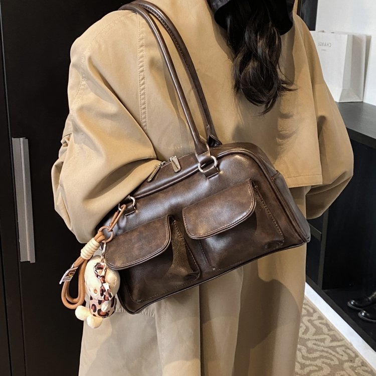 Women's Bag 2024 New Retro College Style Versatile Large Capacity Casual College Student Class Commuting Bag Shoulder Portable