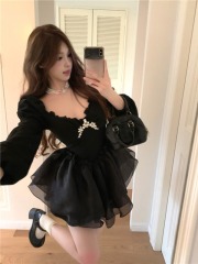 Autumn and winter new diamond-encrusted waist design, one-shoulder, long-sleeved, slimming, white and black dress for ladies