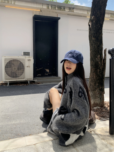 Korean autumn knitted patchwork contrasting pattern thickened long-sleeved sweater jacket