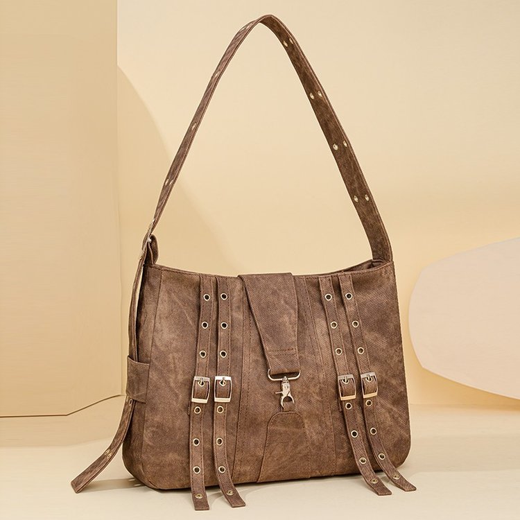 Hua'er and Boy Zhao Zhaoyi's same style heavy metal crossbody bag punk style casual large capacity belt decorated large bag