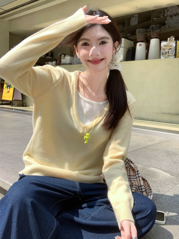 Stitched contrasting fake two-piece sweater for women early autumn loose and lazy design sweater top