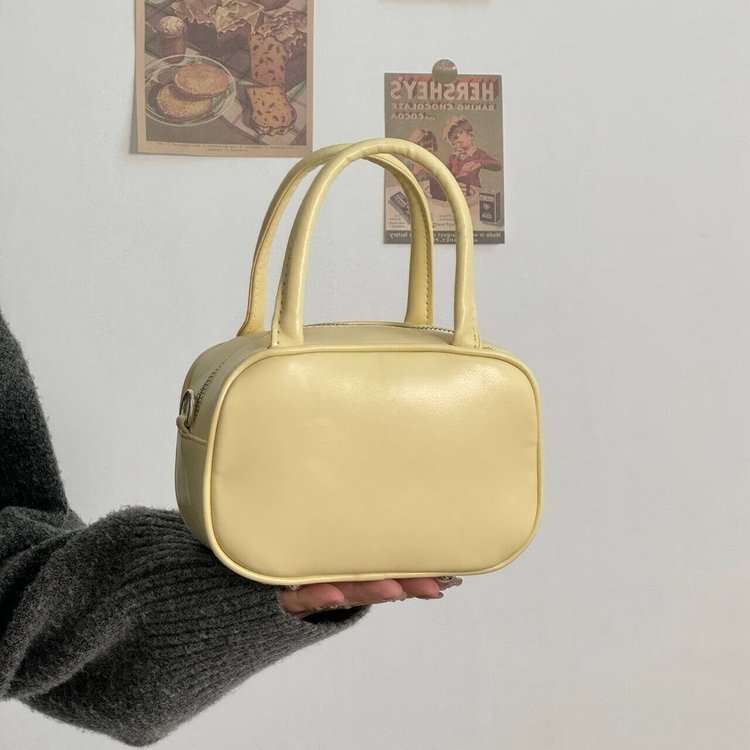 2024 Korean version of women's bag ins blogger's same style versatile portable small square bag cute small bag casual one-shoulder cross-body bag
