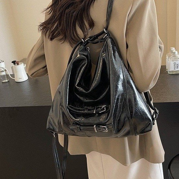 Hot style versatile multi-functional single shoulder backpack women's bag 2024 new large capacity bag belt buckle armpit tote bag