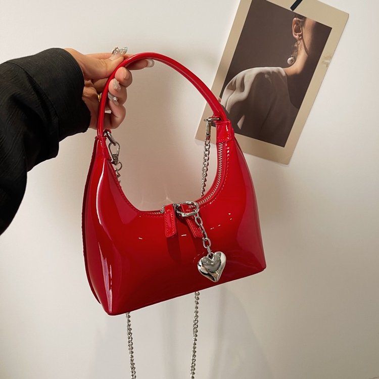 Bright lacquered bread bag for women, new niche design, commuter fashion handbag, baguette bag, shoulder armpit bag