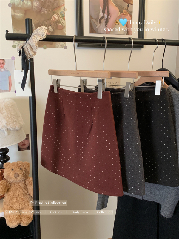 New Hot Girl Polka Dot Woolen Skirt Women's High Waist A-Line Simple Versatile Anti-Exposed Short Skirt