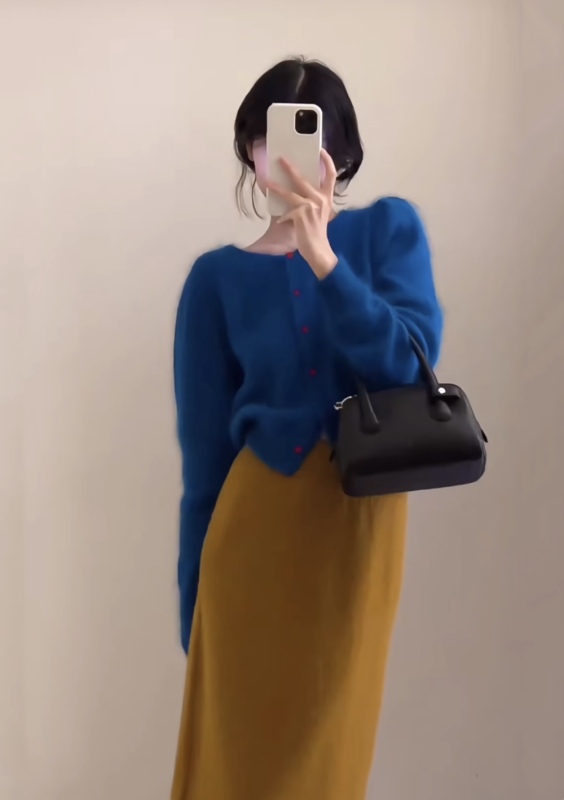 Retro plush sweater + versatile solid color skirt