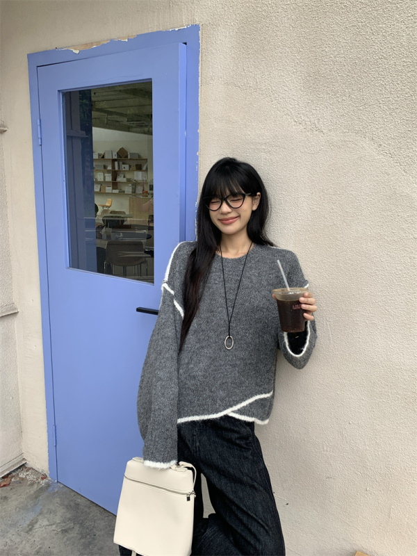 Korean style design, irregular contrasting color casual sweater, niche slimming and lazy style knitted sweater