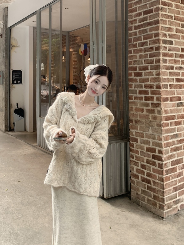 Gentle style three-dimensional flower knitted cardigan sweater for women with navy collar jacket + knitted skirt