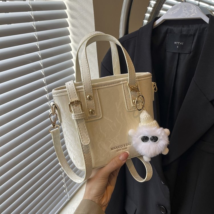 Cross-border retro niche design portable bucket bag women's bag 2024 new style fashionable texture single shoulder crossbody bag
