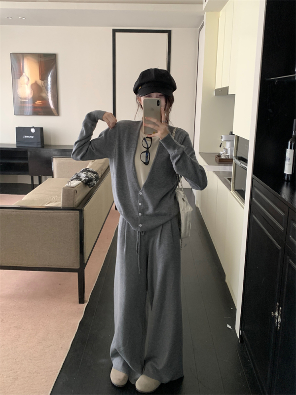 Fake two-piece sweater for women, lazy style cardigan sweater, loose top, drawstring casual pants suit