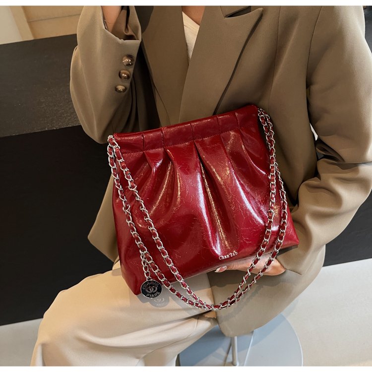 French niche bag new high-end single shoulder armpit bag women's summer texture versatile pleated chain bag wholesale