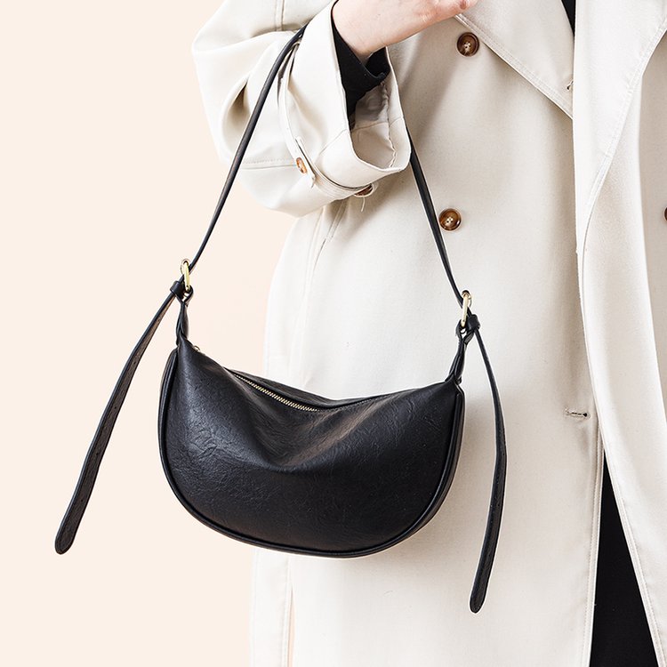 Internet celebrity small bag texture crossbody daily student 2024 autumn and winter new ins dark color casual soft bag for women