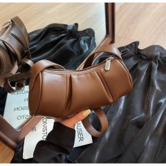 This year's popular retro brown small bag for women 2024 new popular versatile crossbody bag single shoulder armpit baguette bag