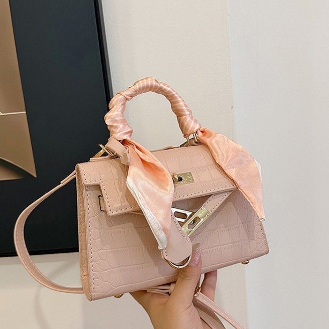 This year's popular small bags for women are versatile in summer, 2023 new women's crossbody bags, popular textured portable Kelly bags