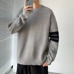 Autumn and winter striped contrasting round neck sweater men's Korean style lazy style high-end loose knitted sweater