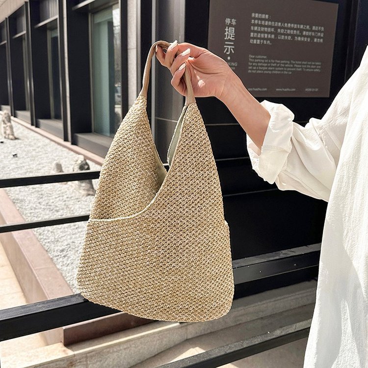 French straw bag for women, literary and artistic forest style work and commuting bag 2024 new summer small fresh woven bucket bag