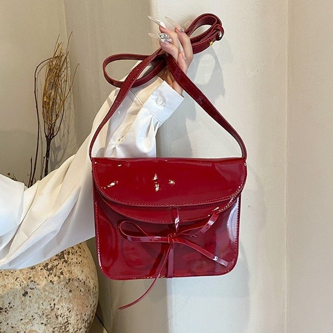 Niche design 2024 spring new Korean style bow patent leather red small square bag versatile single shoulder crossbody bag trendy
