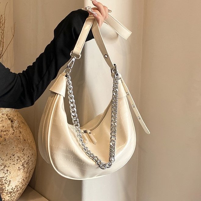 Large-capacity bag for women new autumn and winter versatile simple shoulder crossbody bag chain bucket commuter tote bag