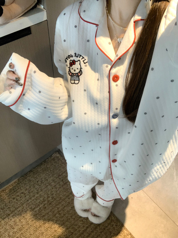 New autumn and winter thickened quilted contrasting color cartoon polka dot warm pajamas and home clothes for women that can be worn outside