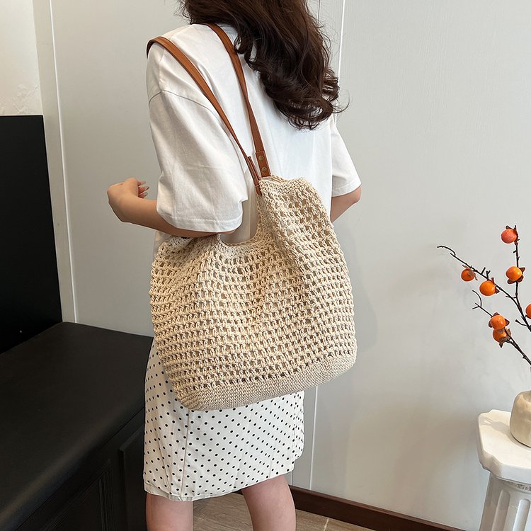 Large-capacity bag for women 2024 new versatile one-shoulder seaside vacation beach bag woven straw commuter tote bag