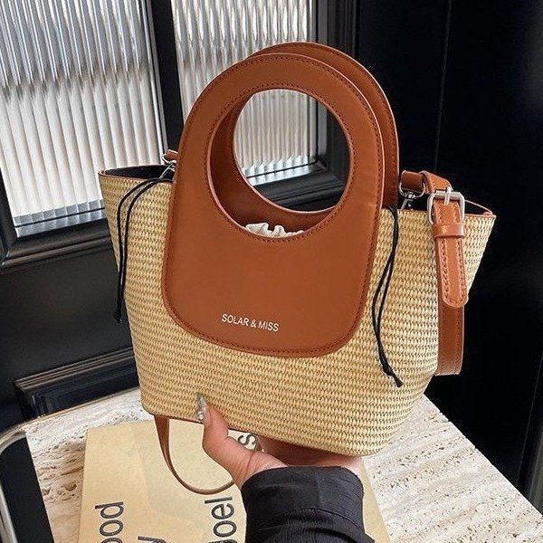 This year's popular contrasting color small bags for women 2024 new fashion versatile crossbody bag super hot portable woven bucket bag
