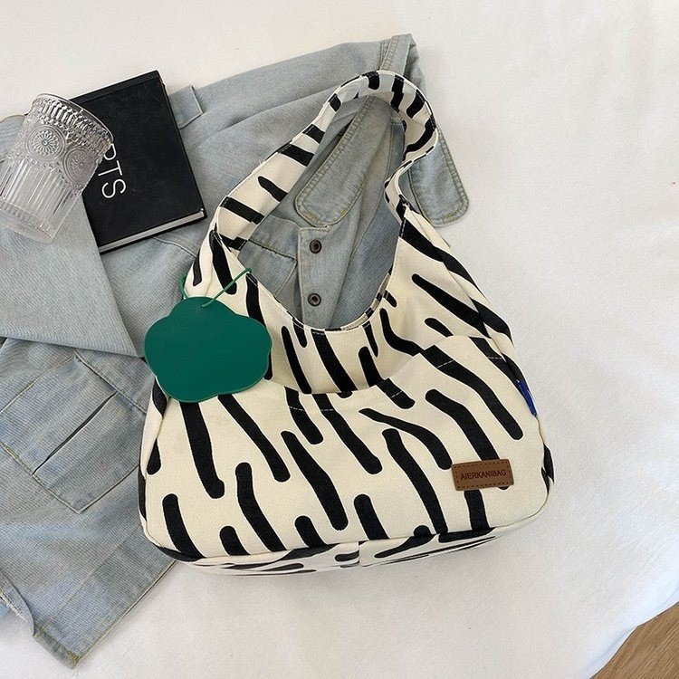Zebra pattern canvas bag new ins casual versatile large capacity tote bag student class shoulder bag for women