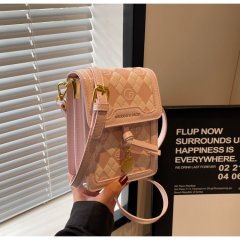 High-end chain bag for women 2024 new fashion shoulder crossbody bag ins niche design creasing mobile phone bag