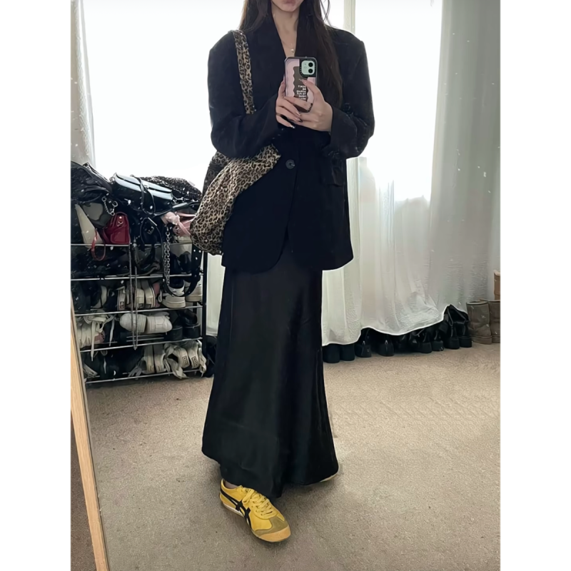 High-end suit, feminine black shoulder suit jacket, early autumn fishtail skirt two-piece set