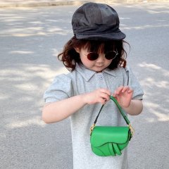 Korean style trendy bag, fashionable little girl carrying saddle bag, stylish women's shoulder crossbody bag, versatile accessory bag
