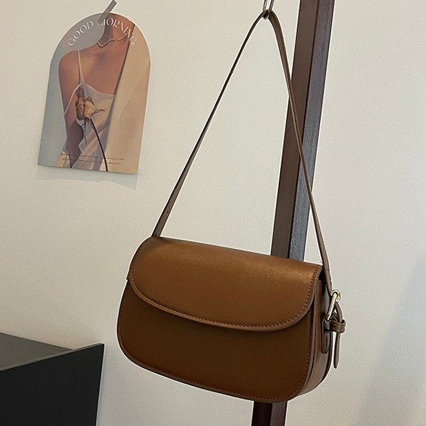 Foreign trade cross-border Korean version saddle bag for women 2024 spring new style simple retro temperament versatile single shoulder crossbody bag