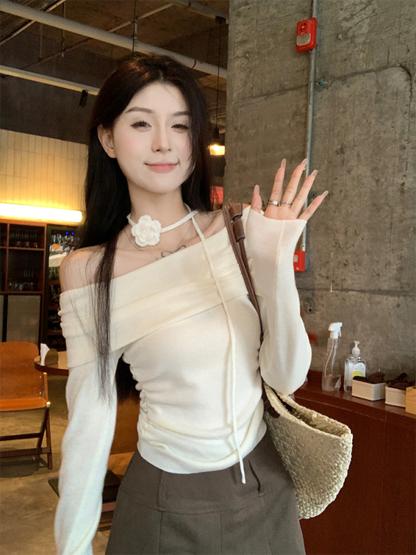 Early autumn Korean chic one-shoulder waist slimming sweater with rose tie