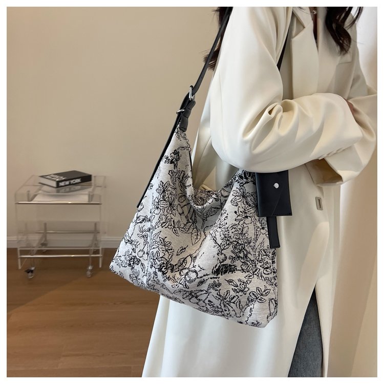 Retro Textured Large Capacity Commuting Bag Women's 2024 Summer New Fashion Versatile Shoulder Underarm Bag Tote Bag