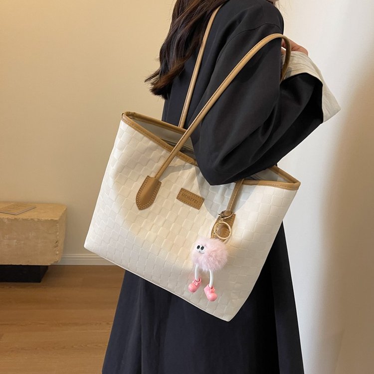 Large-capacity bag for women spring and summer 2024 new fashion versatile portable shoulder bag trendy student commuter tote bag