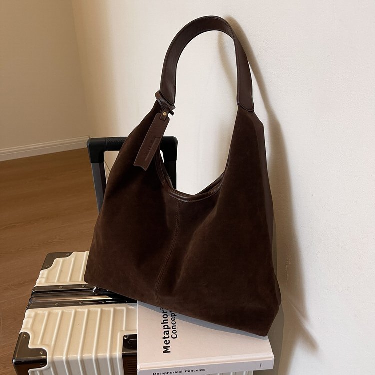 Fashionable and versatile armpit large capacity bag for women 2024 new retro casual tote bag commuter casual shoulder bag