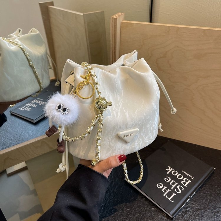 This year’s popular small bag for women 2024 new high-end niche chain crossbody bag shoulder bucket bag