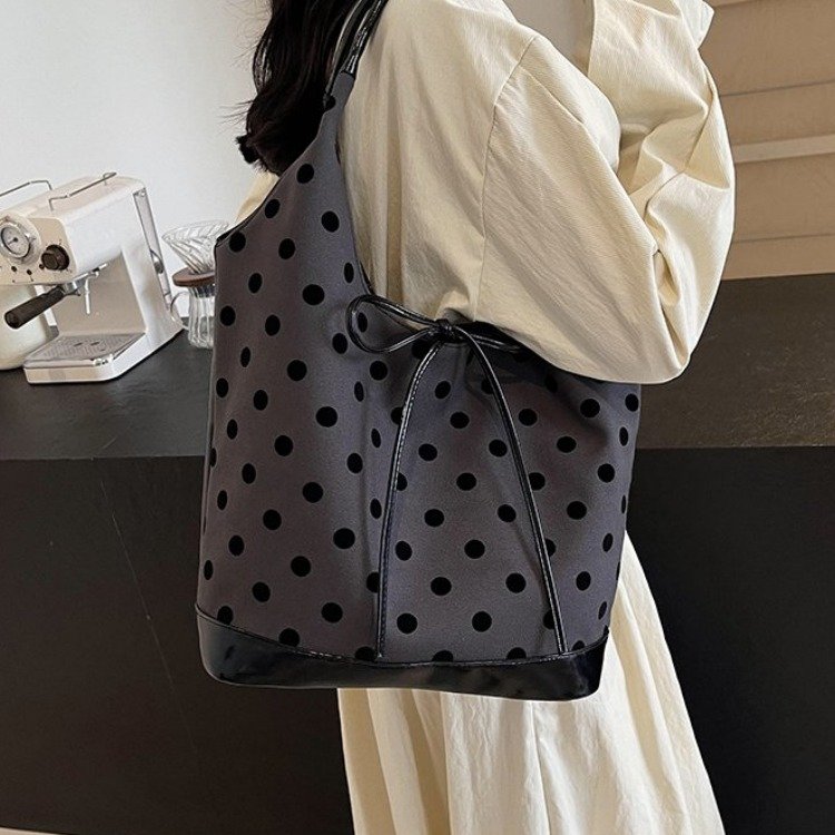 Korean style college style casual large capacity women's bag 2024 new polka dot print bucket bag fashionable backpack