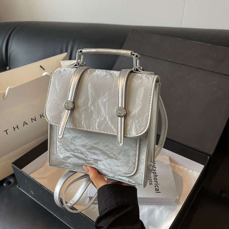 Niche French women's bag 2024 new summer backpack casual hand carry large capacity personalized fashionable backpack