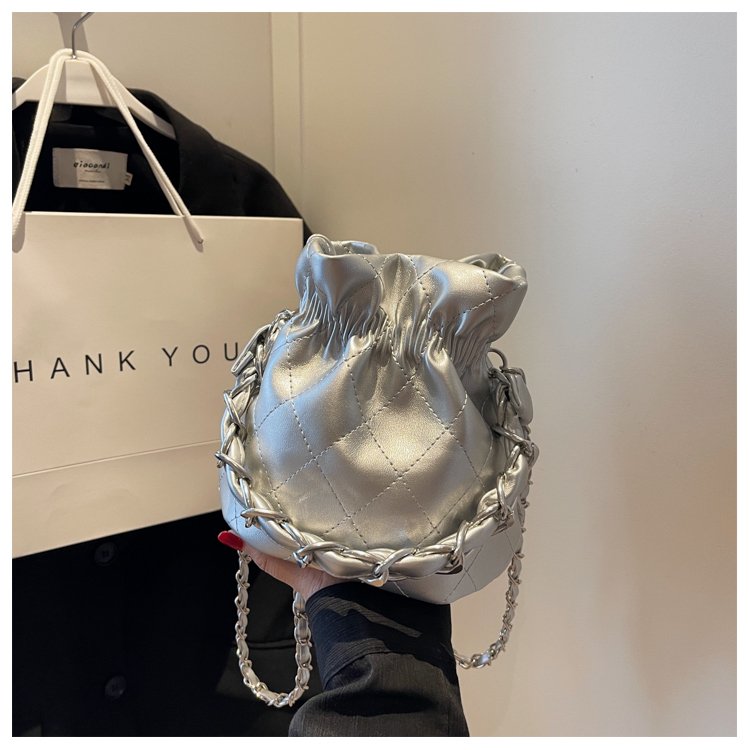 Summer small fresh and fashionable small bag for women new popular popular crossbody bag chain bag portable bucket bag